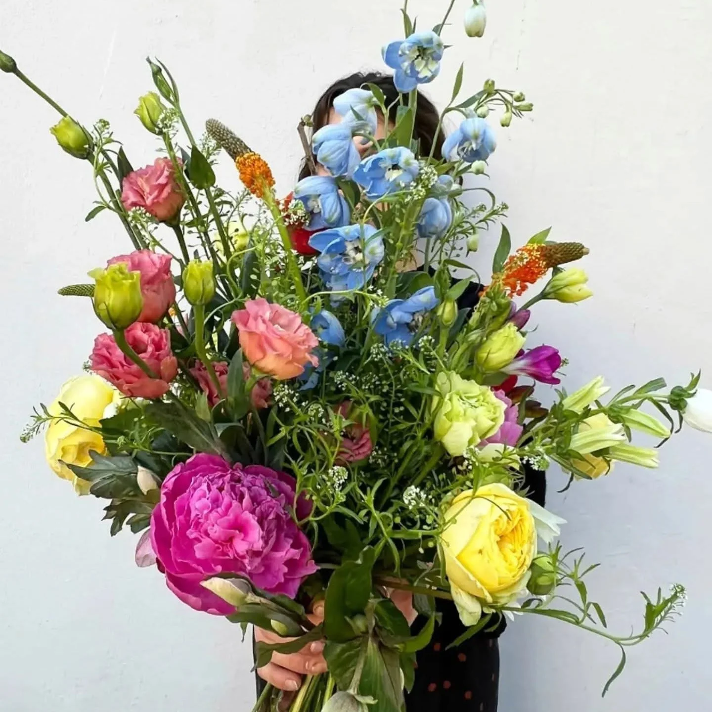 קצת עלינו || Vivid flowers