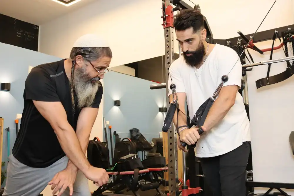 אימוני כושר אישיים וזוגיים בכפר סבא | בנימין זכאי