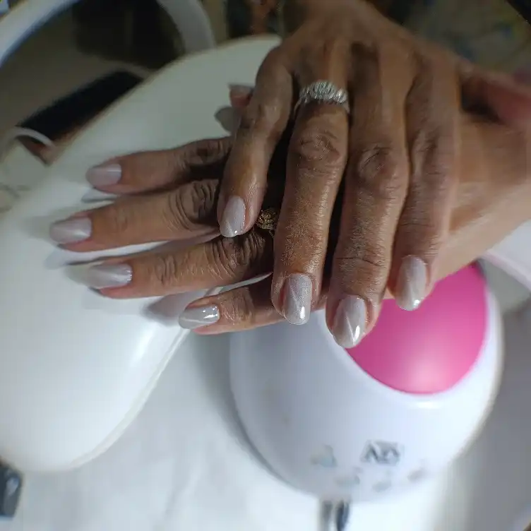 לק ג'ל עין חתול