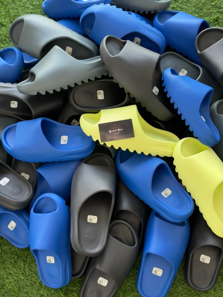 Yeezy Slide