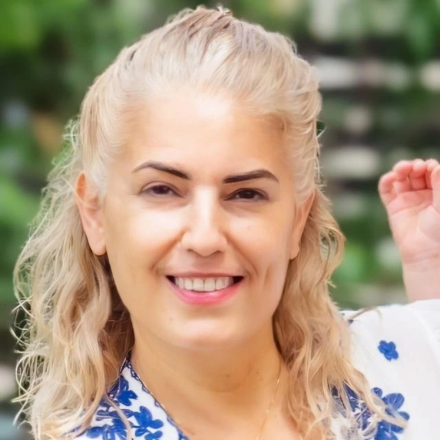 קצת עליי || מדי רוזנבלט- תבונת המילים
