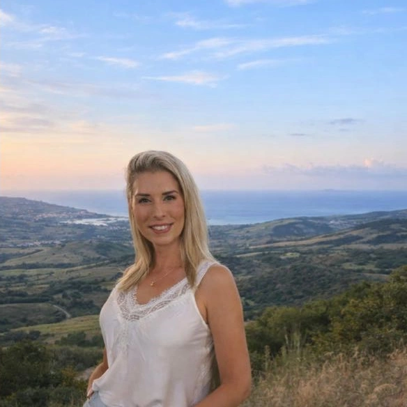 קצת עליי || שרון עזרא - שירותי אדמינסטרציה