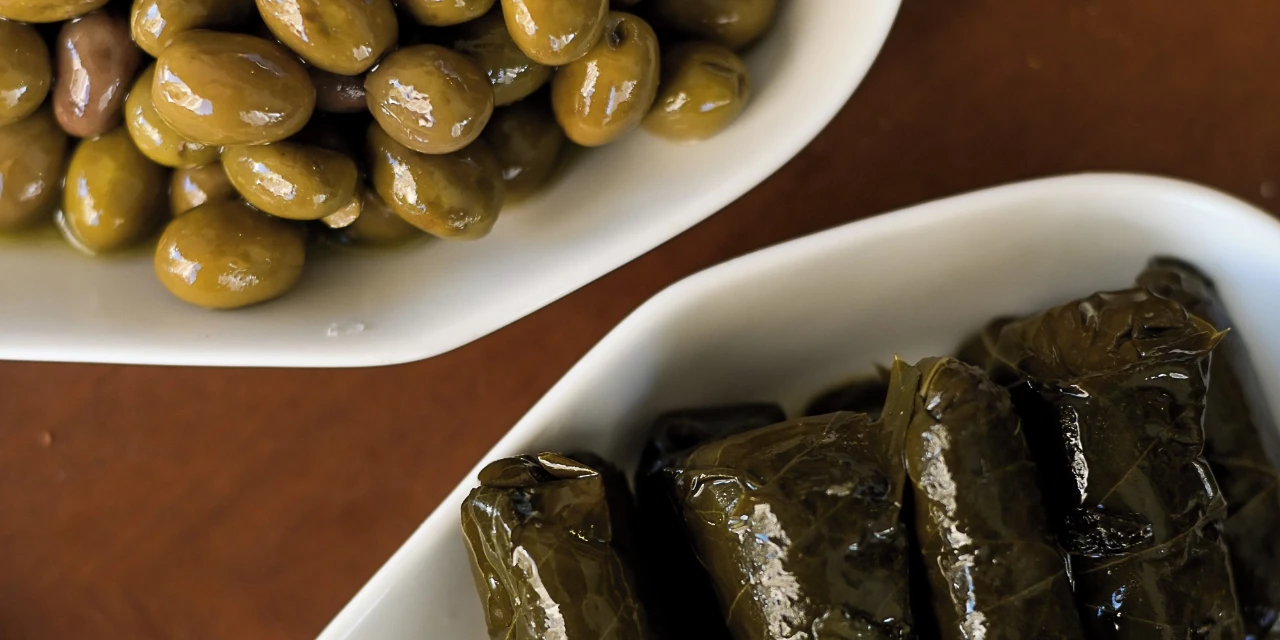 פותחים שולחן