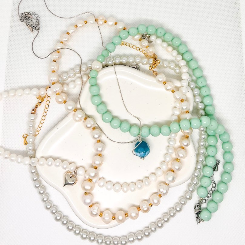 פנינים ואבני חן