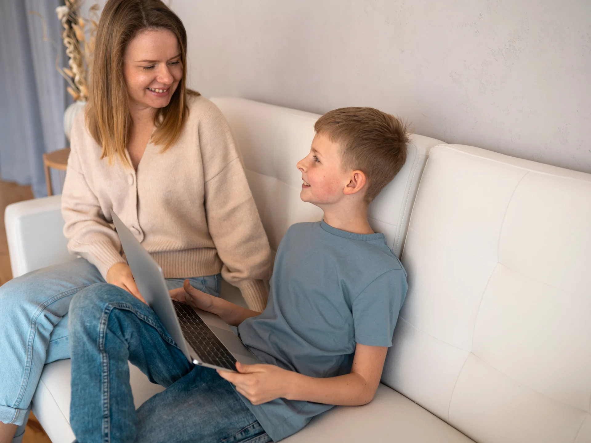 טיפול NLP להורה וילד – חיזוק הקשר הרגשי והתקשורת בבית