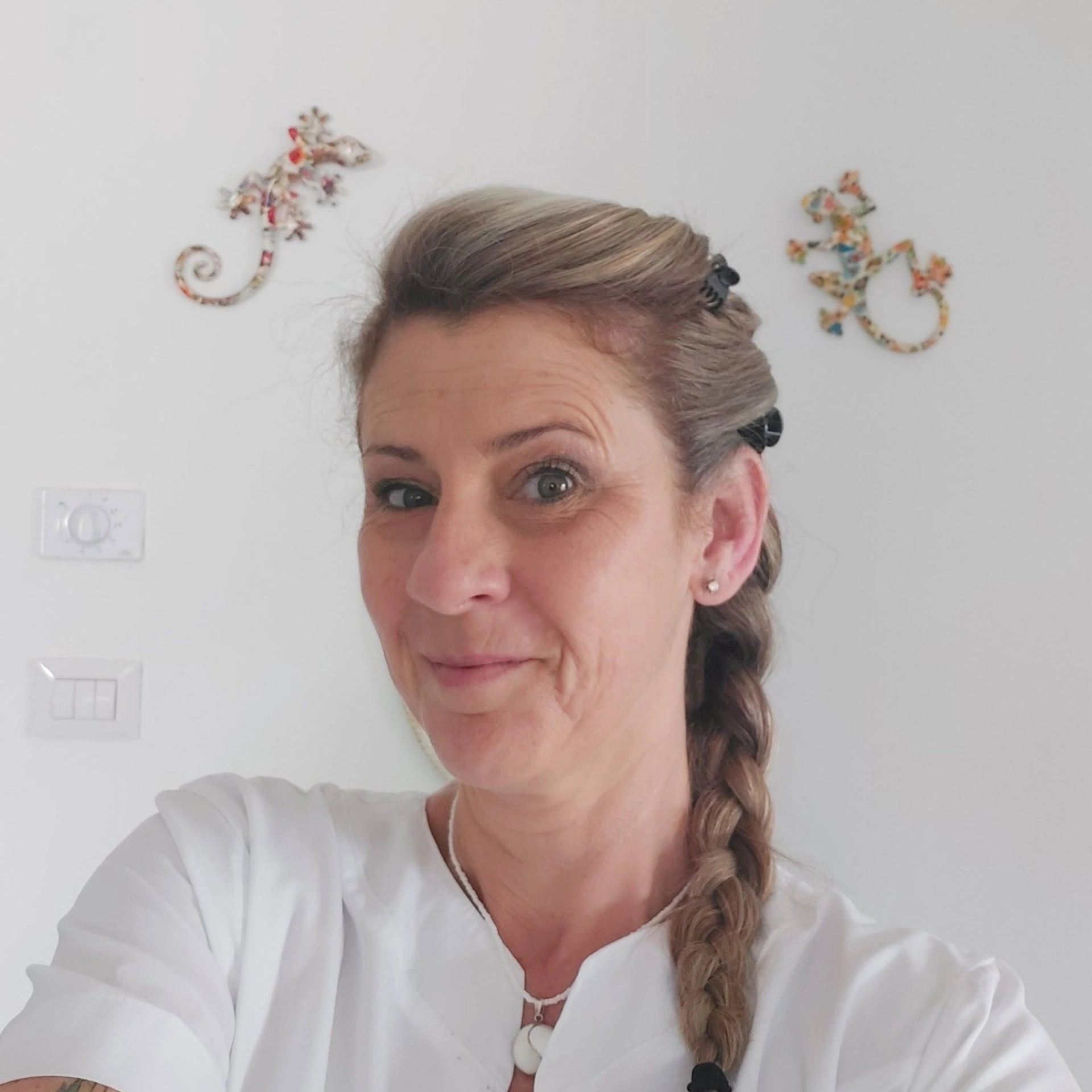 קצת עליי || לארה תראפי מסאג׳ Lara therapy massage