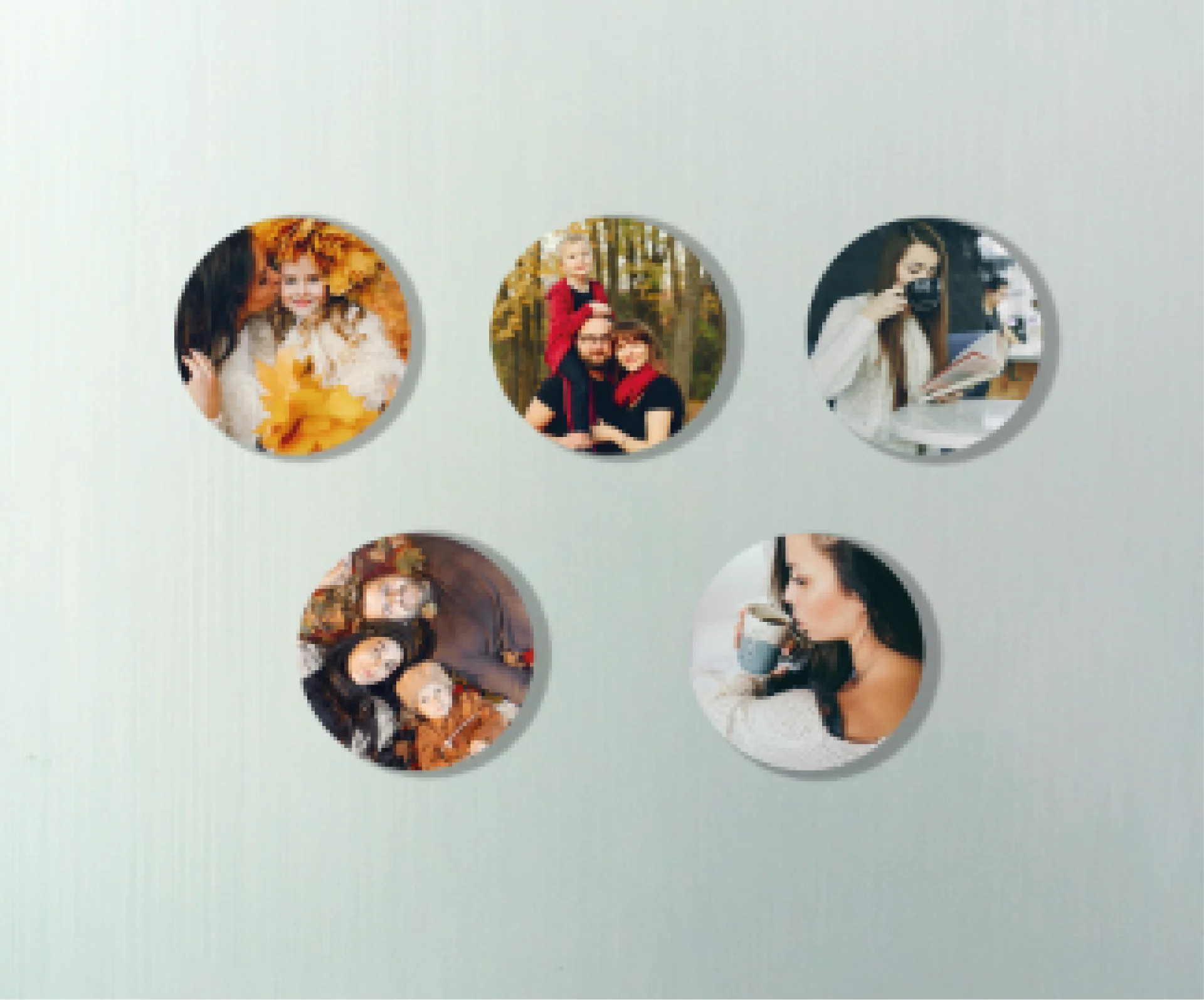 Various magnetic lapel pins with a diameter of 5 cm - 5 pieces