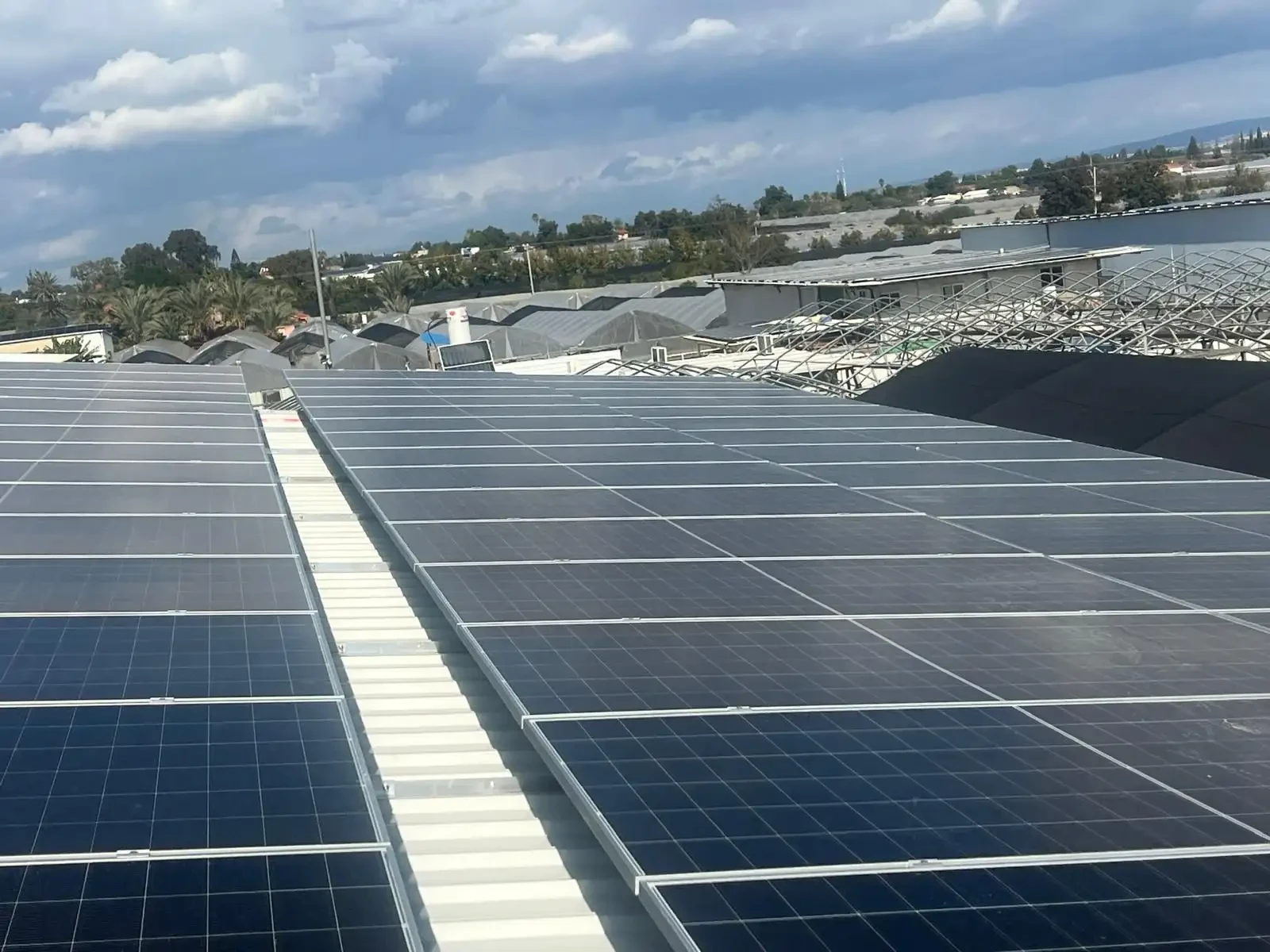 מערכות סולאריות למבנים מסחריים