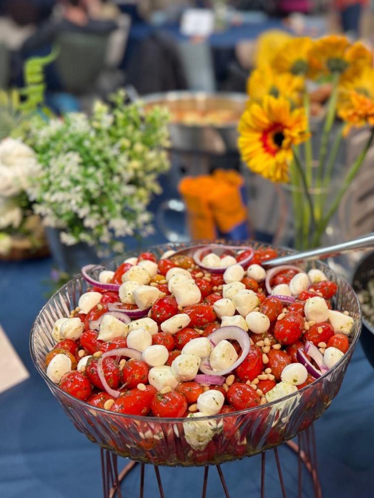 סלט שרי פסטו