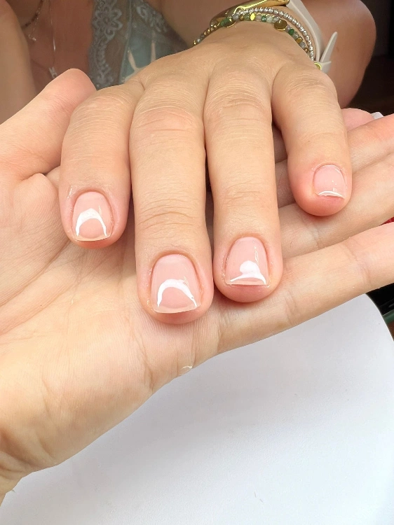 מניקור מכשירי