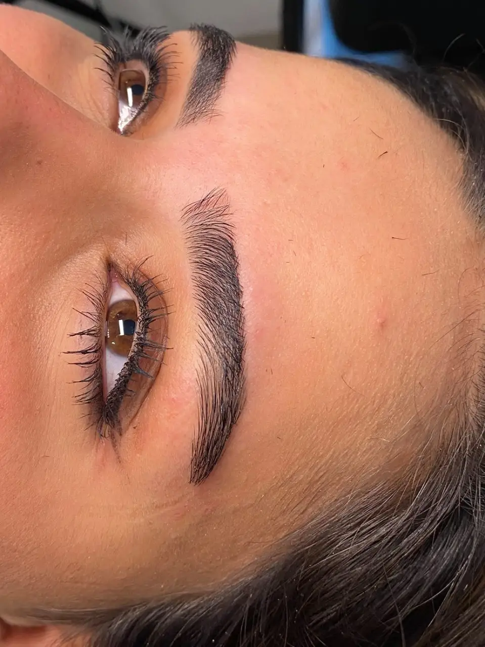 עיצוב גבות ושפם