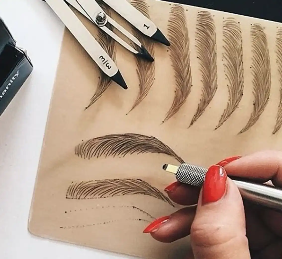 ההבדל בין MICROBLADING לשיטת הפודרה – מה מתאים לגבות שלך?