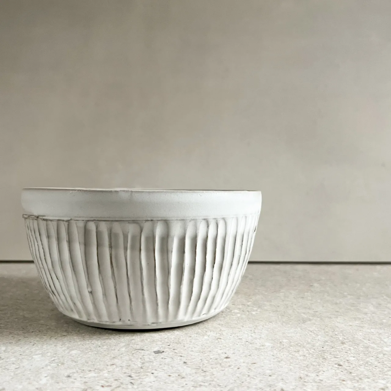 קערה עם חריטה