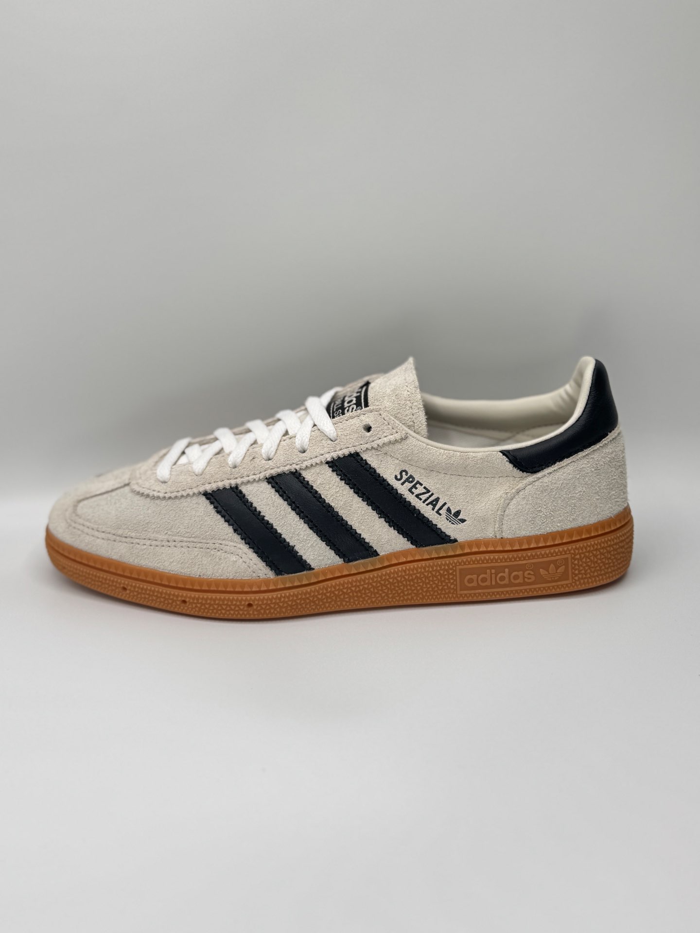 “Adidas Handball Spezial “Aluminum Core Black