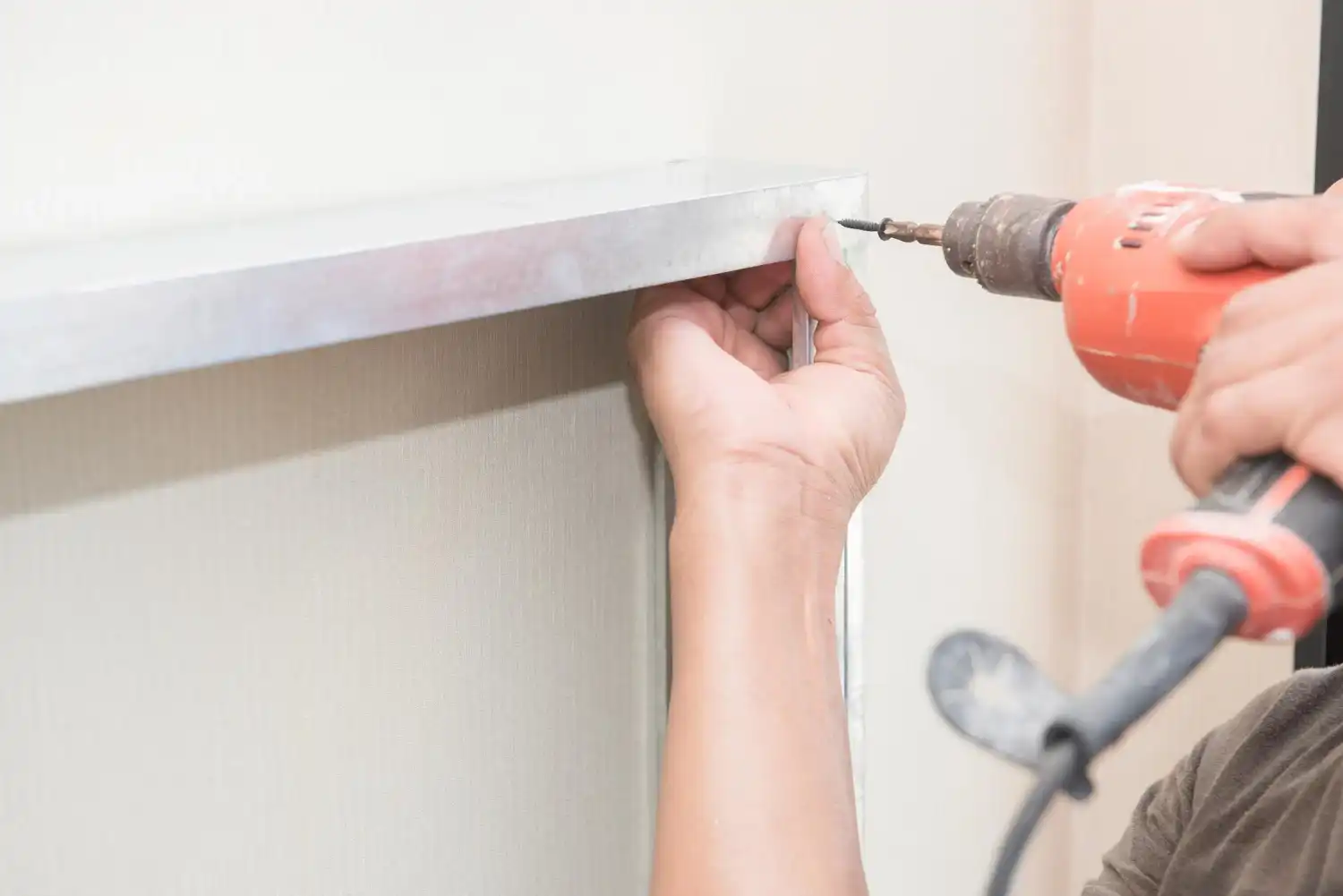 התקנת מדפים