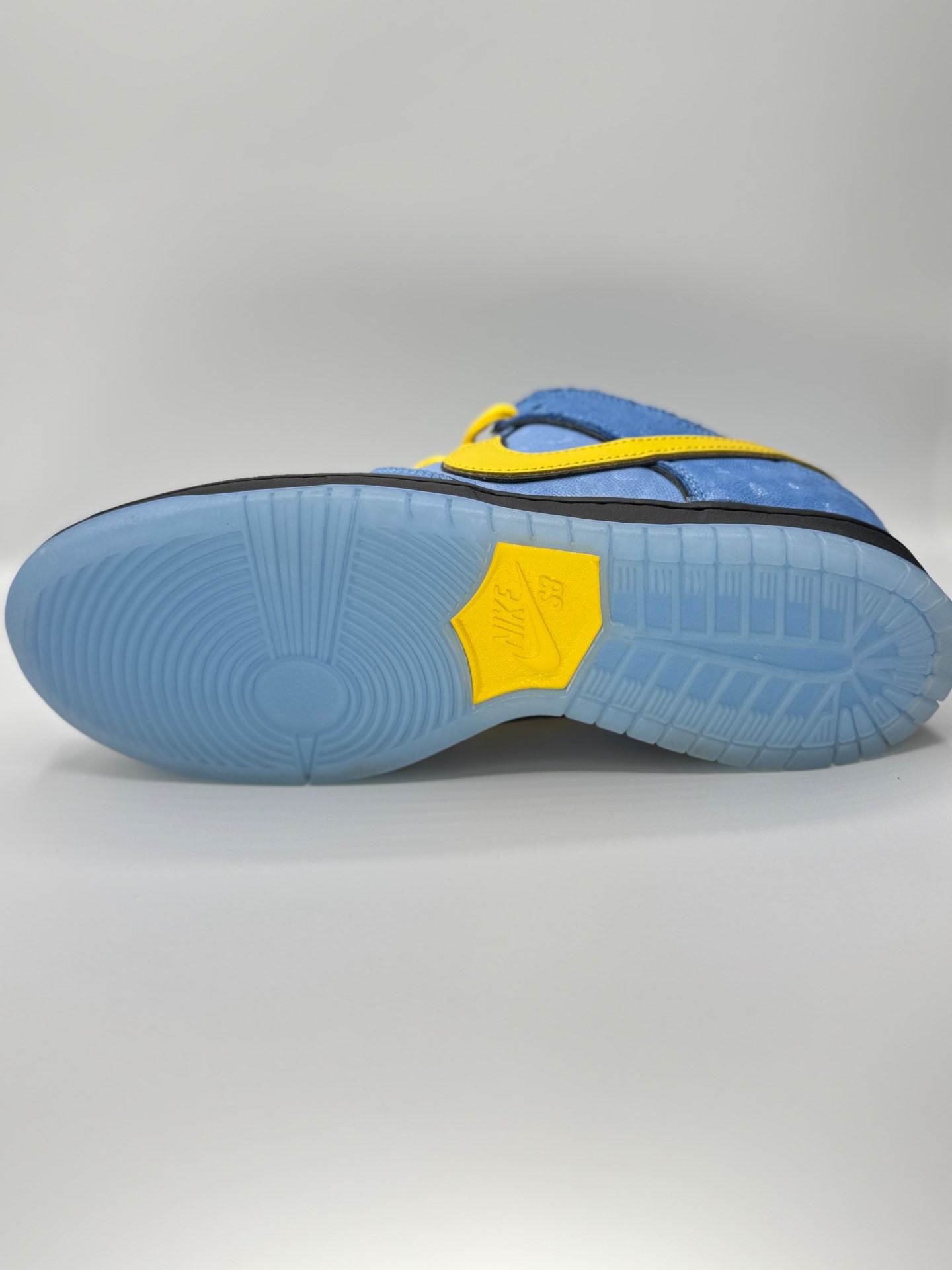 ‏Nike SB Dunk Low  “The Powerpuff Girls bubbles“