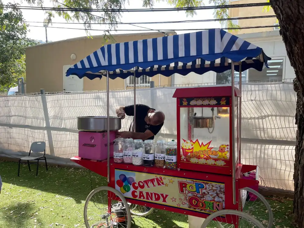 דוכן סוכר ופופקורן