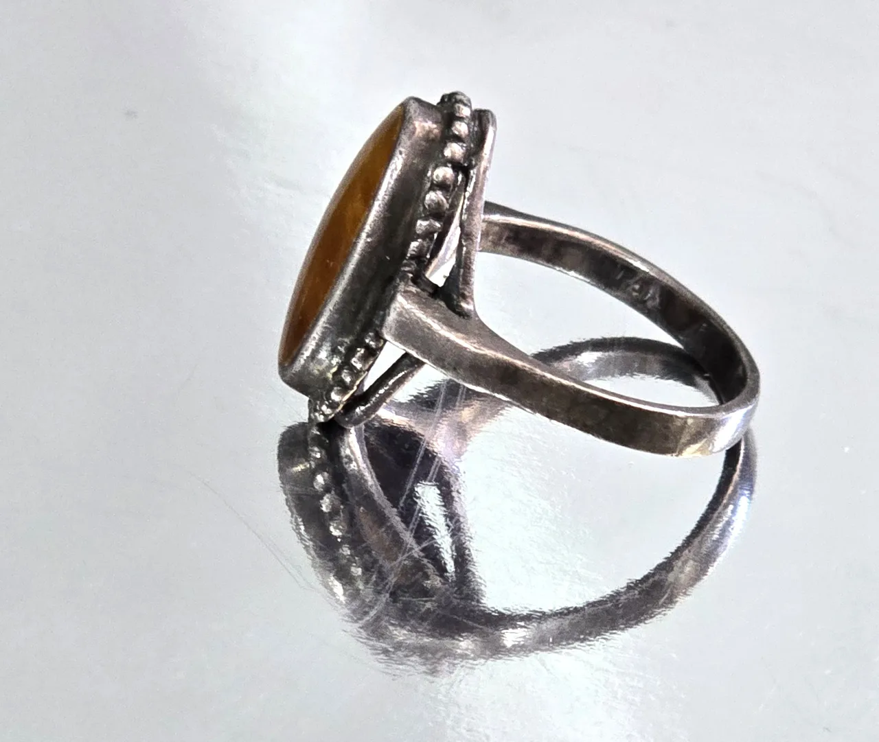 טבעת כסף 925 חתומה משובצת באבן טבעית "עין הנמר" מידת הטבעת 9