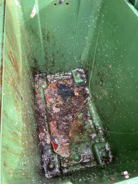 פחי אשפה 1,100 ליטר