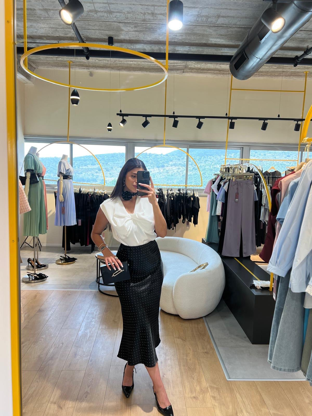 חצאית נקודות