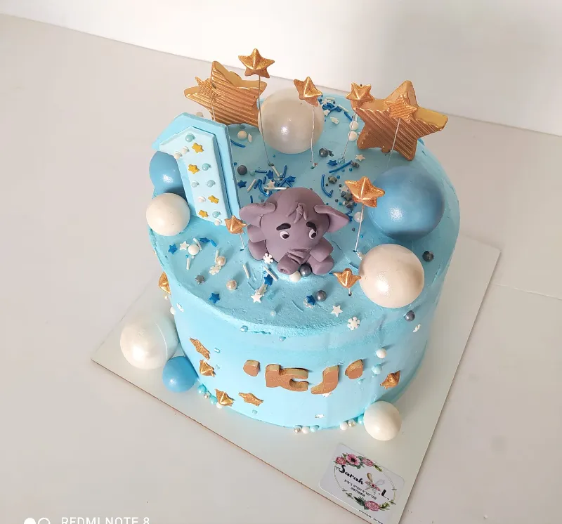 עוגה מעוצבת לגיל שנה🥳🥳🥳🥳 בתוספת קישוט בצק סוכר