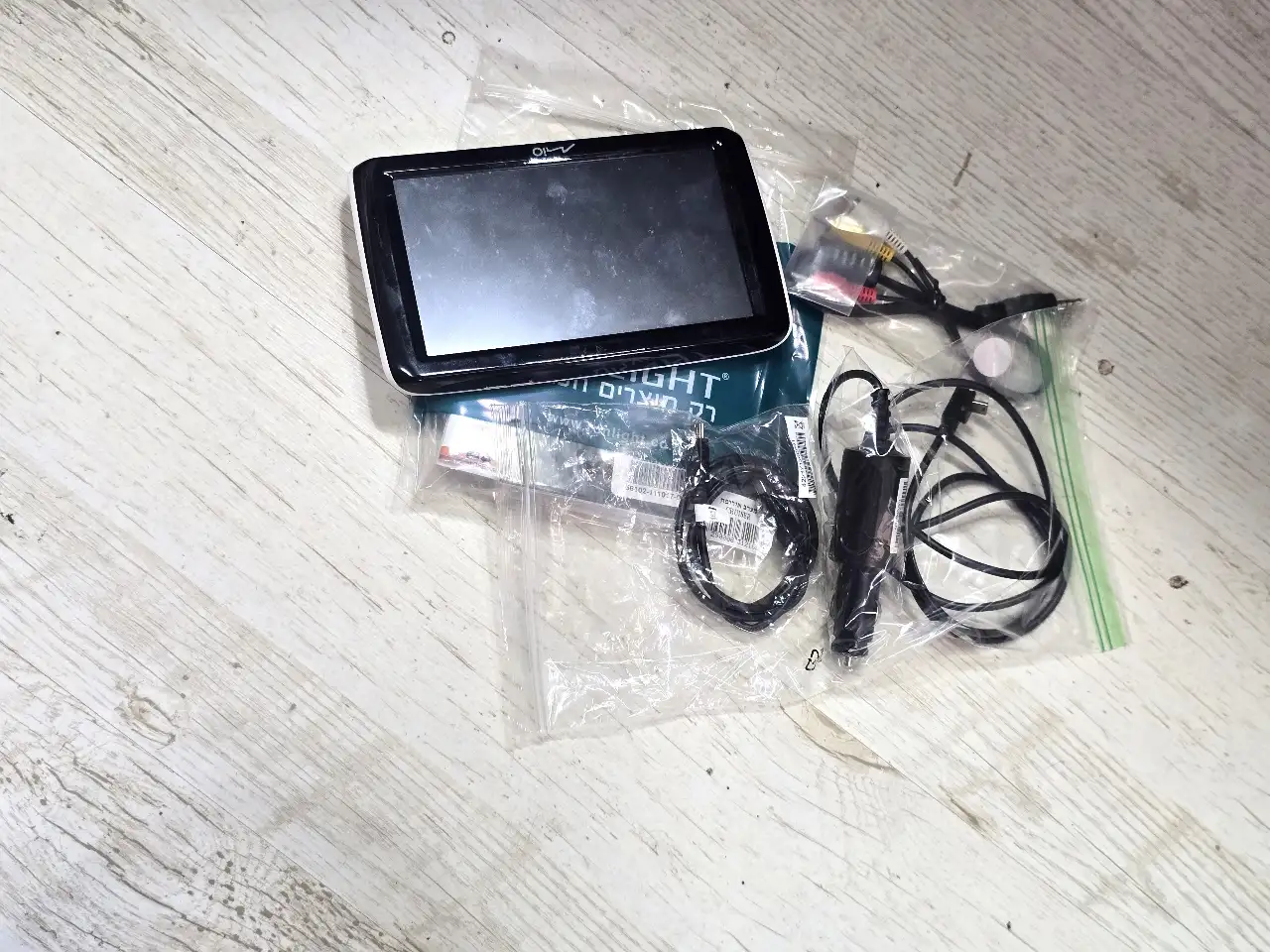 מכשיר ניווט לוויני GPS יעוד לרכב מסך 7 אינ'ץ כוללת מפות של ישראל חיווי קולי עברית אנגלית וערבית חדש לגמרי באריזה