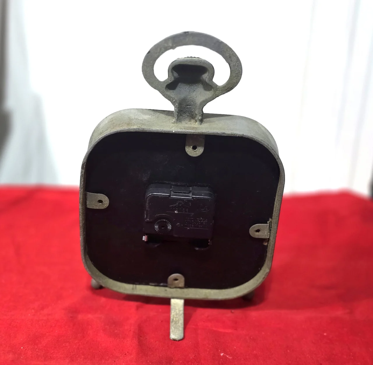 שעון שולחני ממתכת וממוסגר השעון במצב עבודה רק סוללה