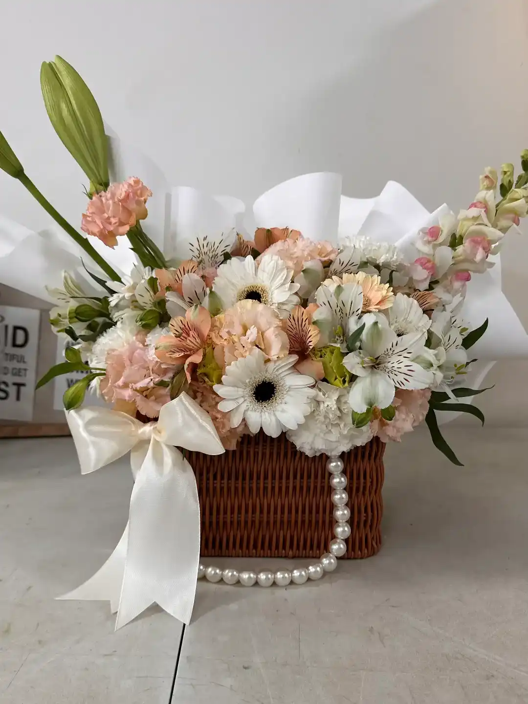 סלסלת קש פנינים