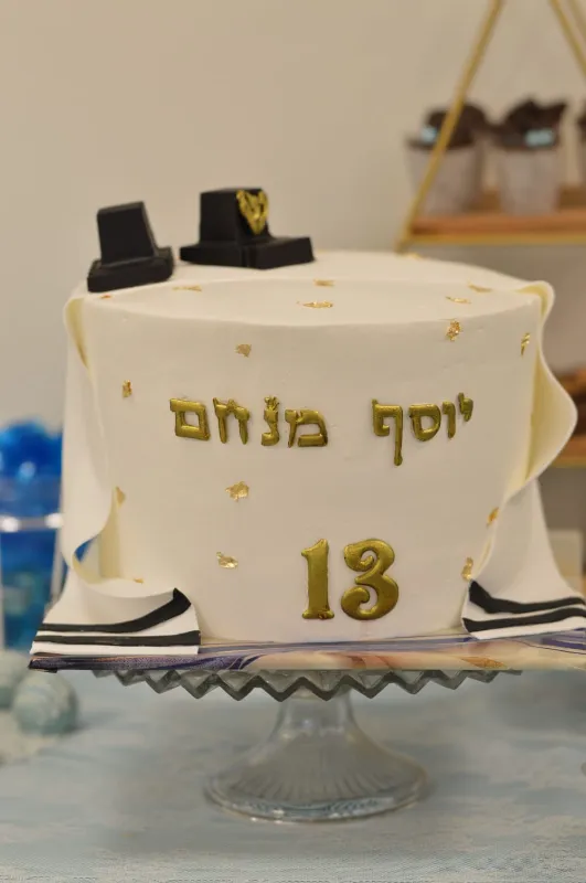 עוגת בר מצווה מרהיבה🥰 עם תוספת קישוט טלית מבצק סוכר