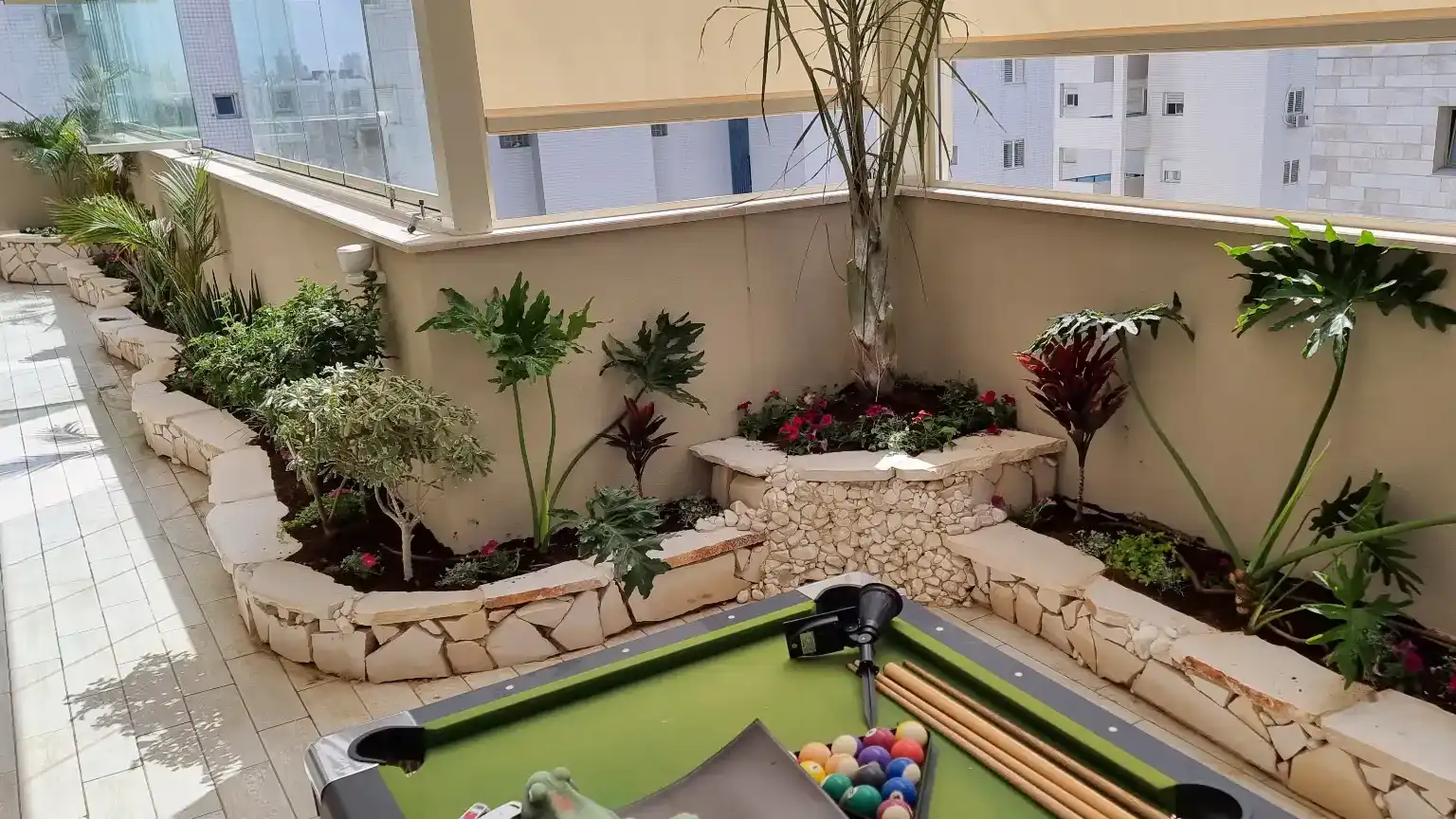 עבודות אבן טבעית- טרסות וריצוף חוץ