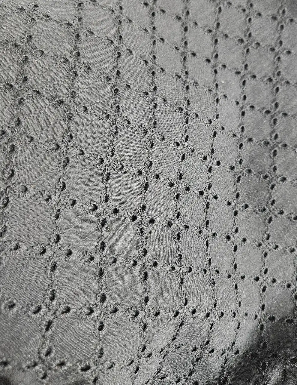 כותנה תחרה שווצרי קיים בלבן , בג, שחור.