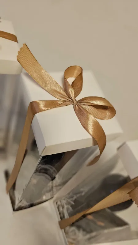 מארז יין עם טבלת שוקולד