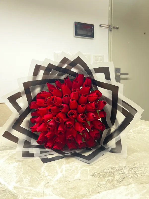 red roses 🌹