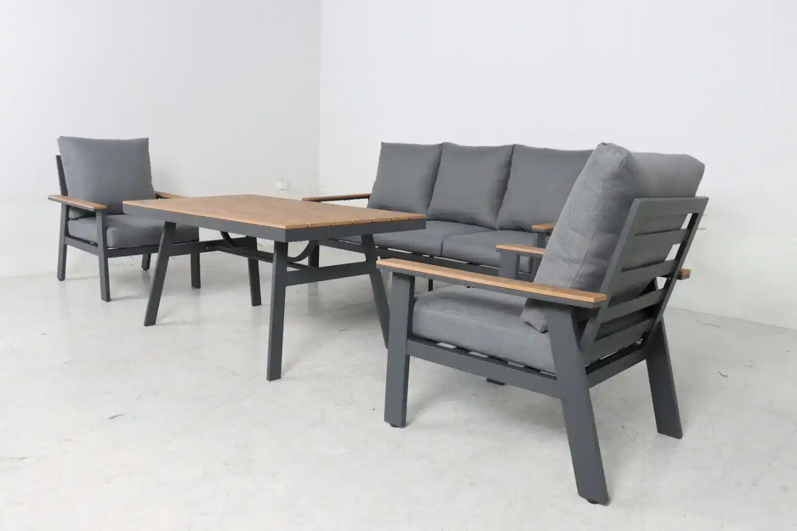 פינת ישיבה דגם ״אדל״ צבע אפור