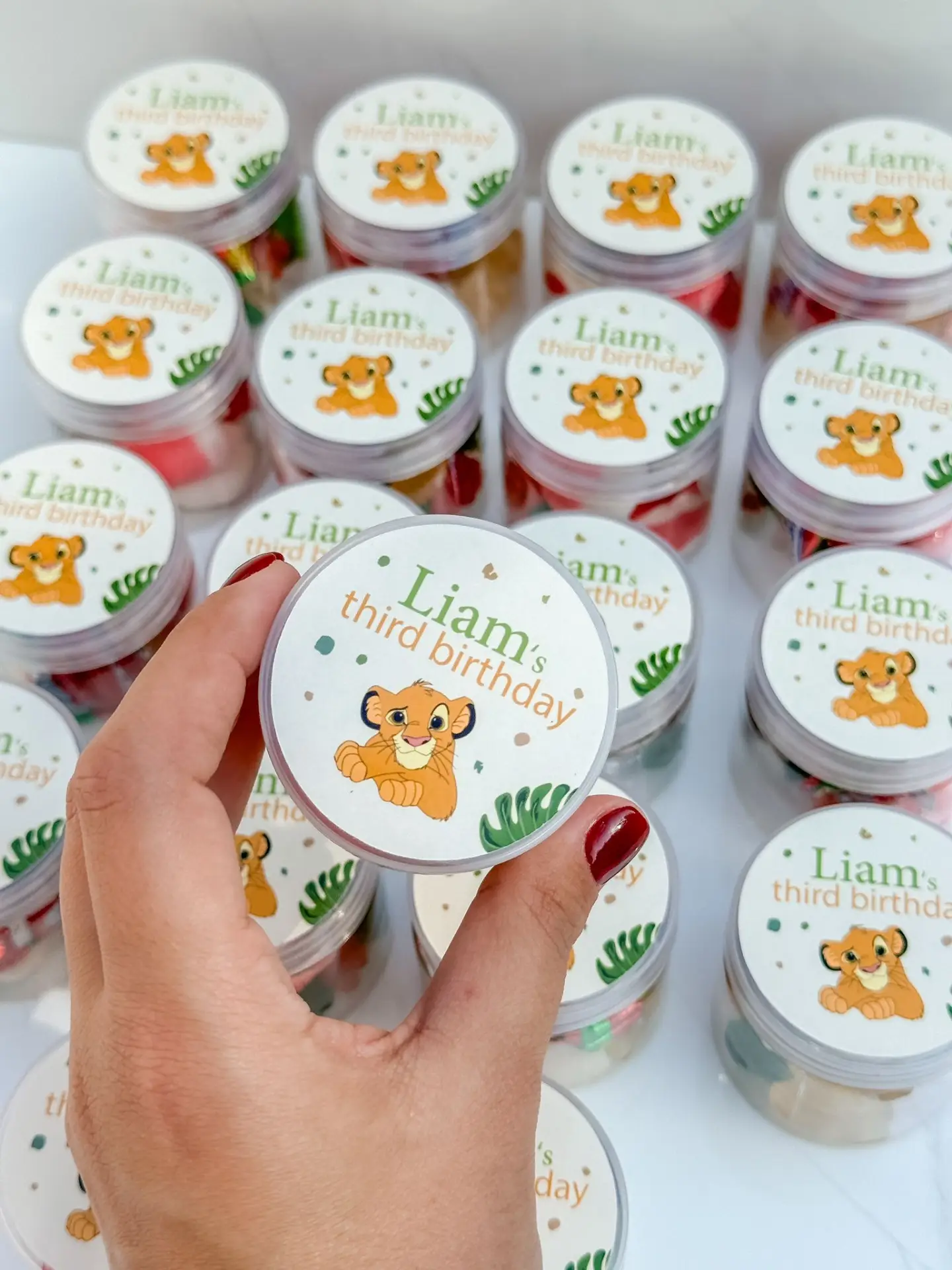 מדבקות מותאמות אישית