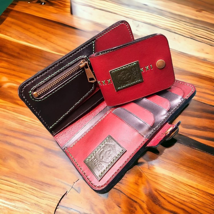 ארנק longer unisex. מיועד גם לגברים וגם לנשים. ארנק יוקרתי עם הרבה מקום למזומנים וכרטיסים.