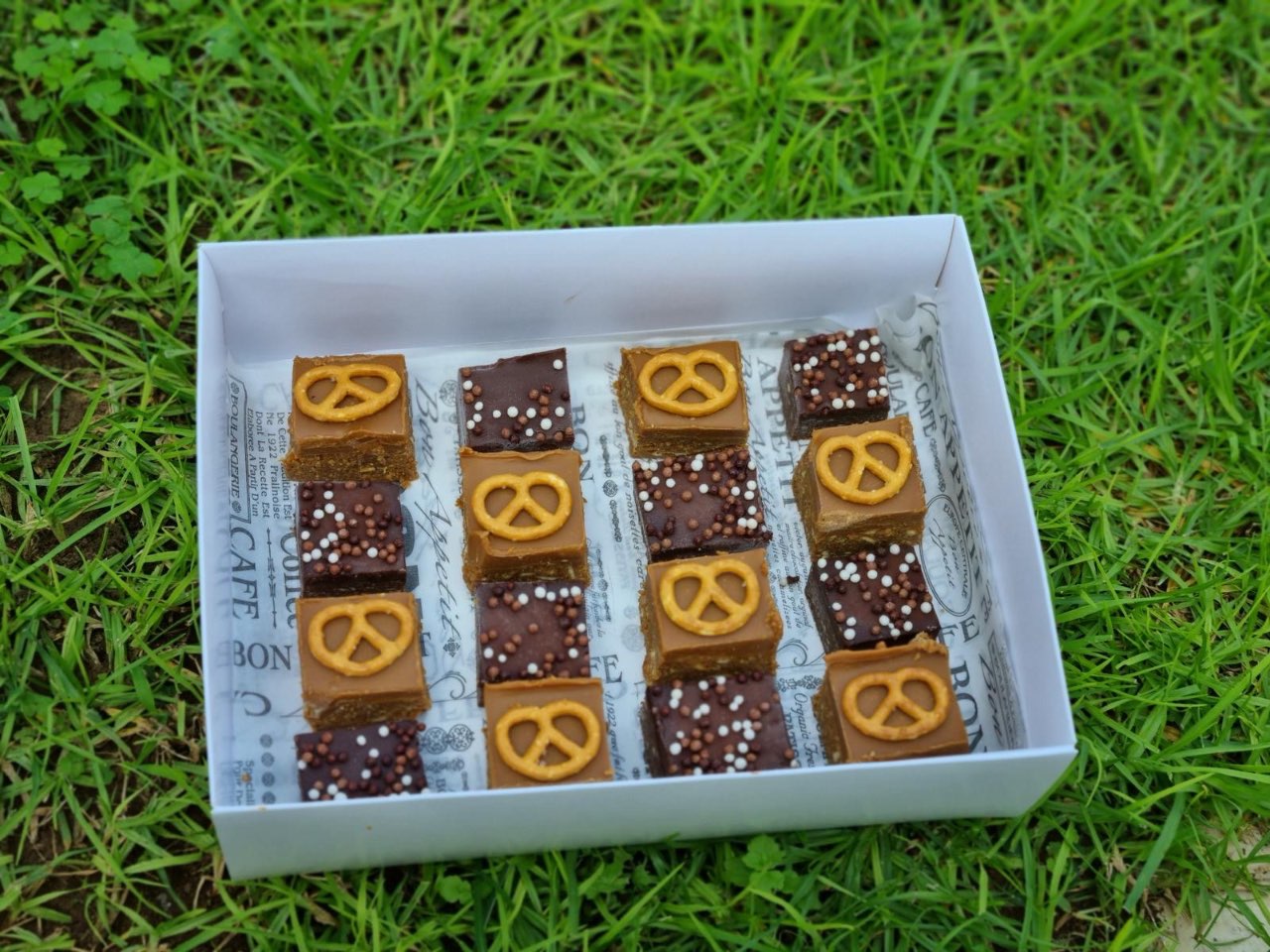 חיתוכיות  שוקולד / לוטוס