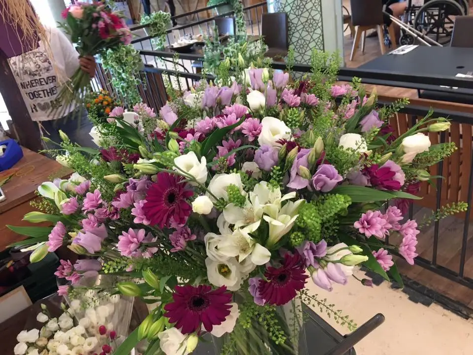 זרים רומנטיים