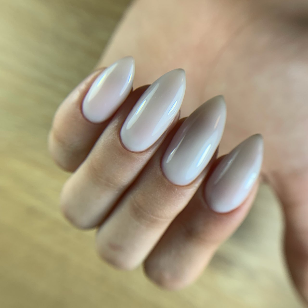 לק ג׳ל עם מבנה אנטומי