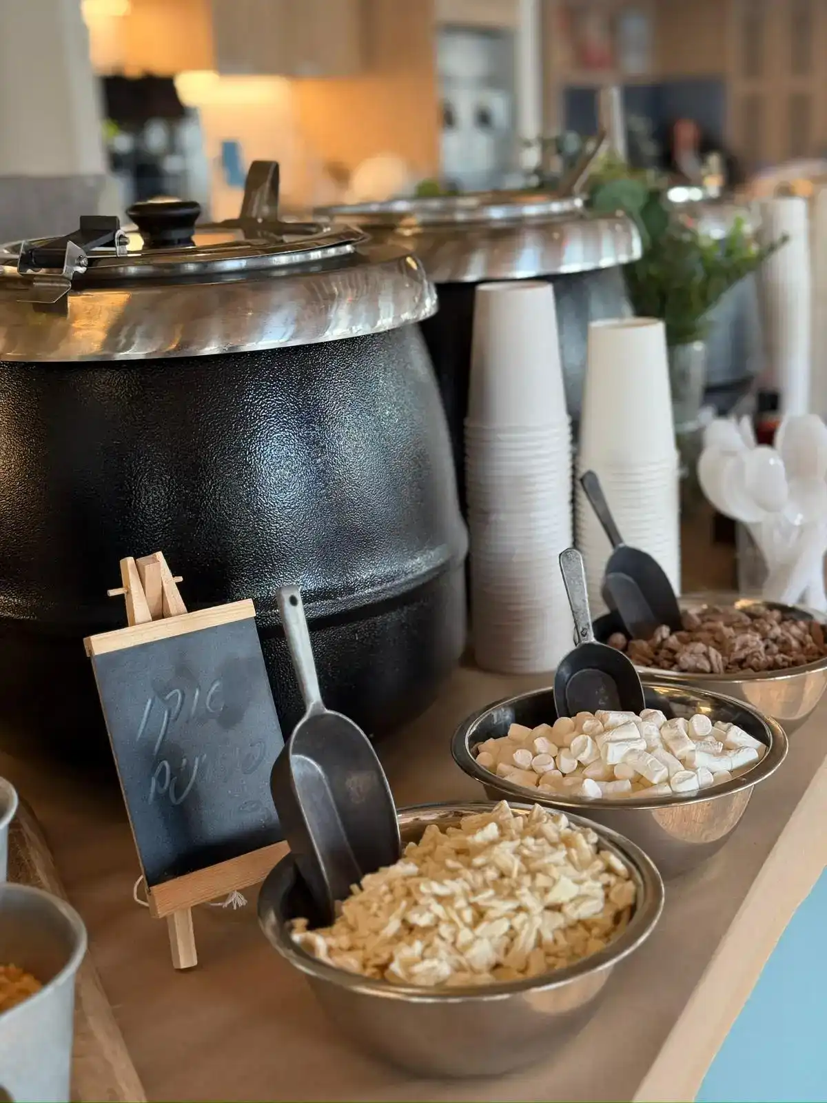 טרנדים חמים בדוכני מזון לאירועים פרטיים ועסקיים