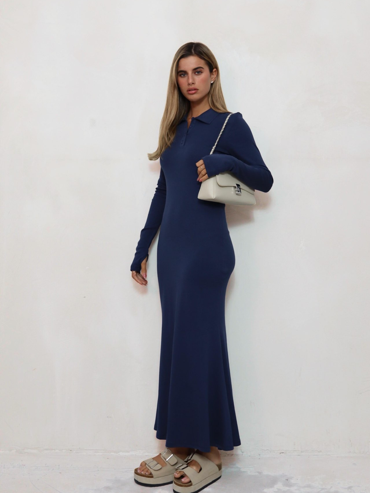 שמלת קים כחול