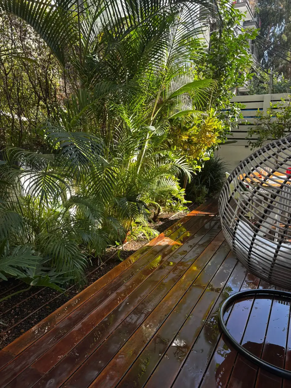 עיצוב הנוף והגינה במספר רב של אלמנטים