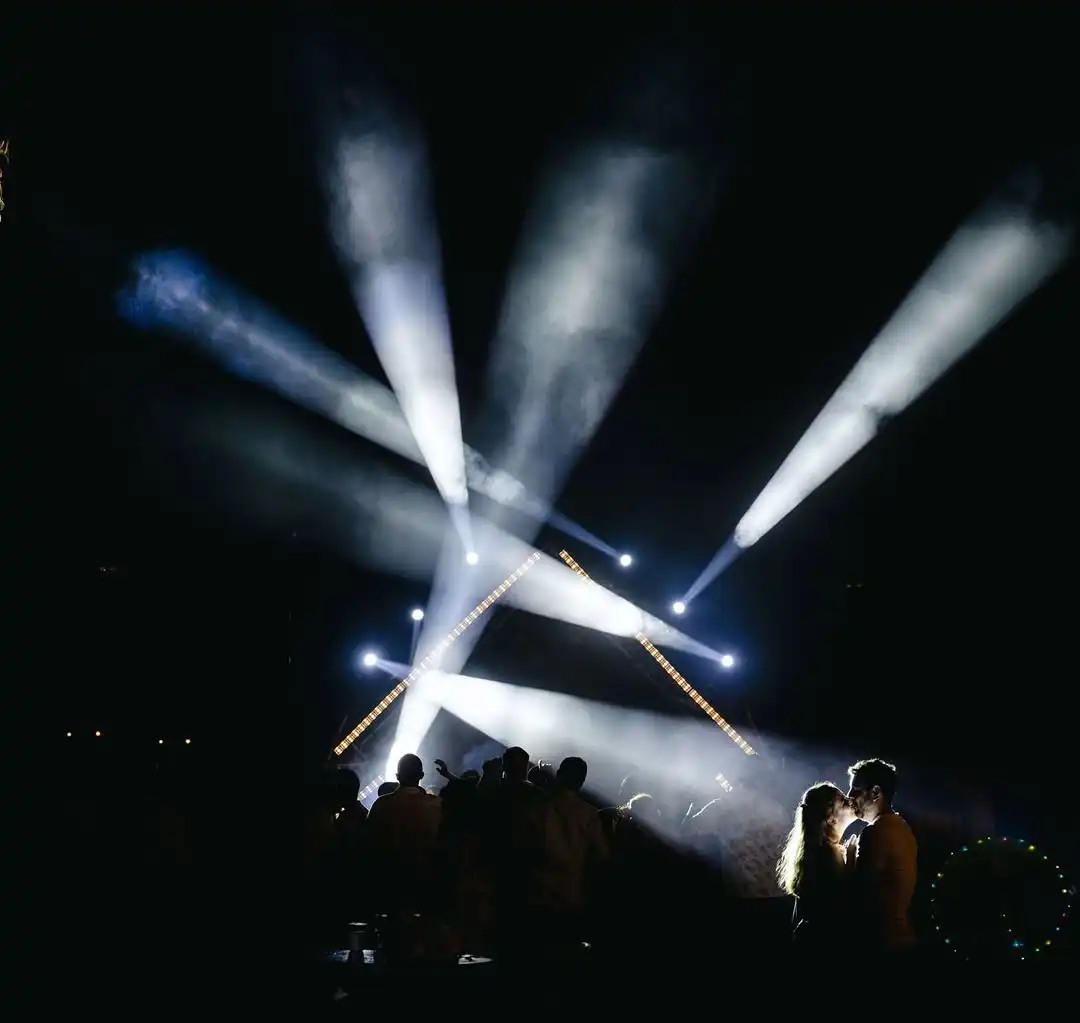 איך לבחור דיג׳יי לחתונה שיקלע בדיוק לטעם שלכם