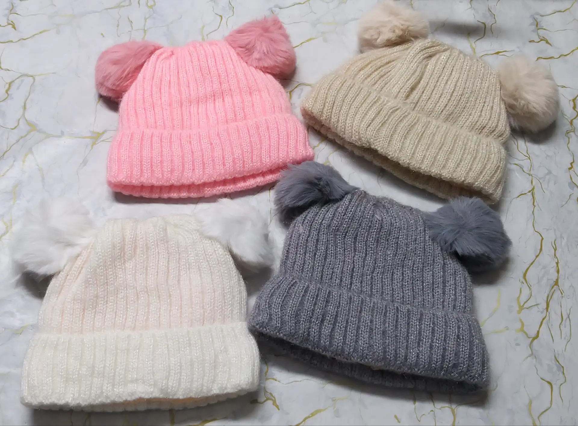 כובעי פונפון