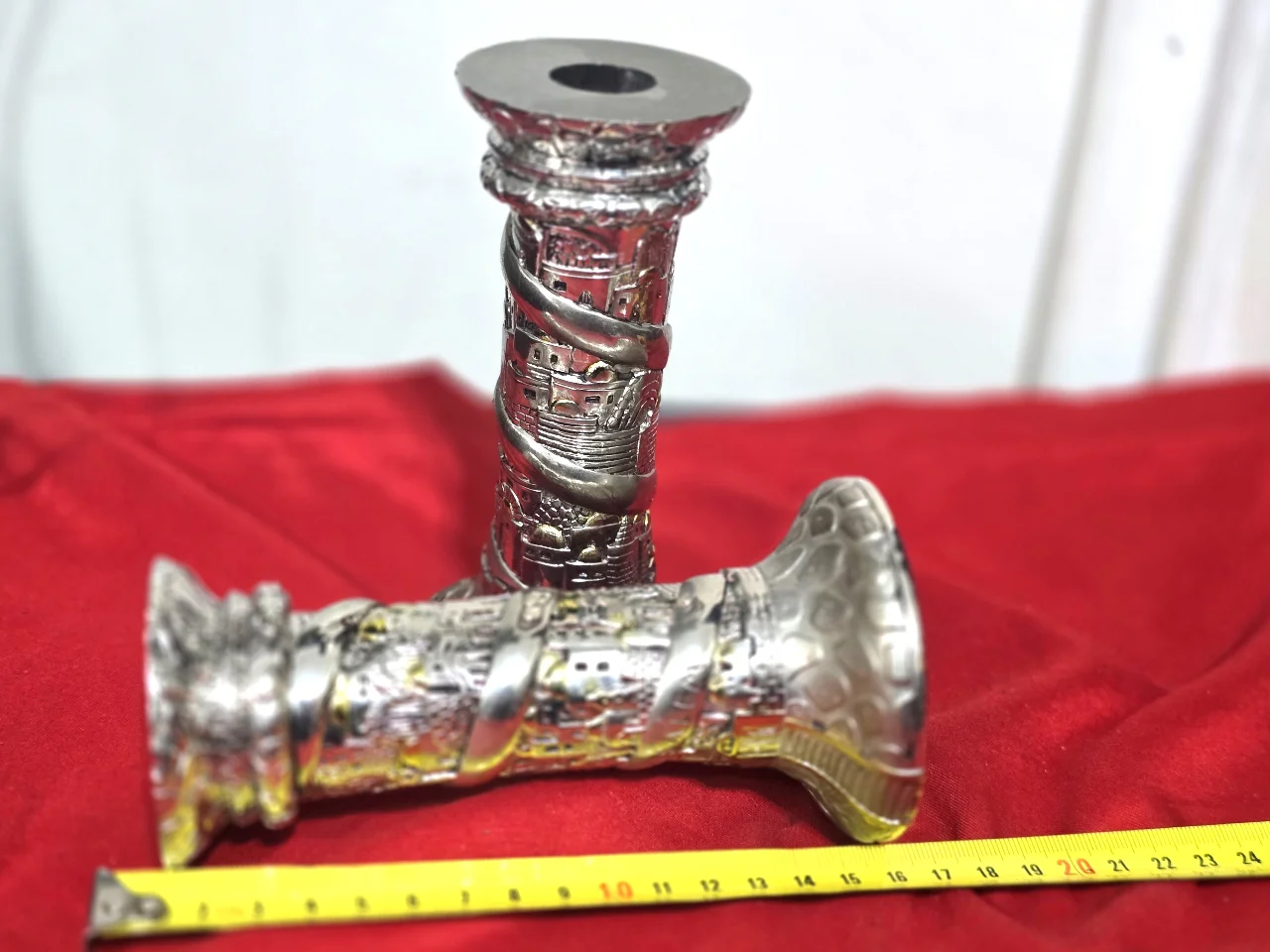 פמוטים ממתכת מוכספים