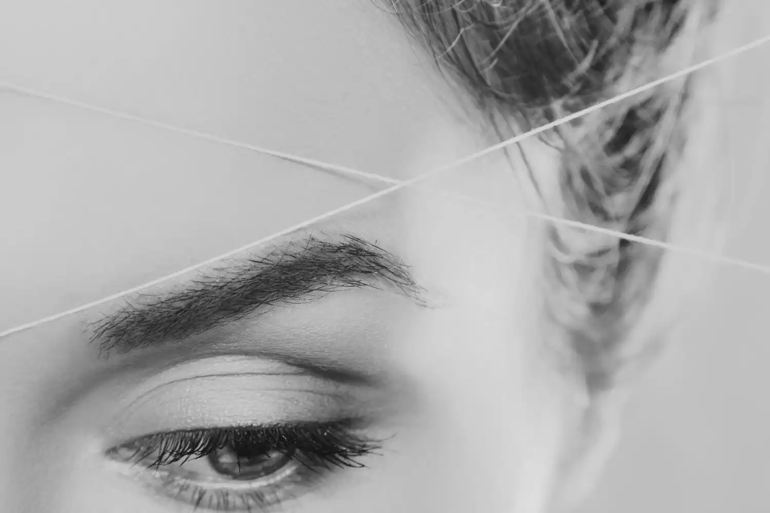 עיצוב ושיקום גבות בחוט