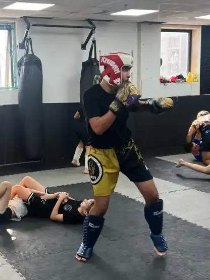 אימוני MMA לילדים, נוער, נשים ומבוגרים | Team Lavi