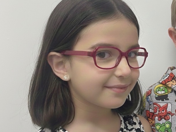 מספר טיפים מרכזיים להתאמה נכונה של משקפיים לילדים