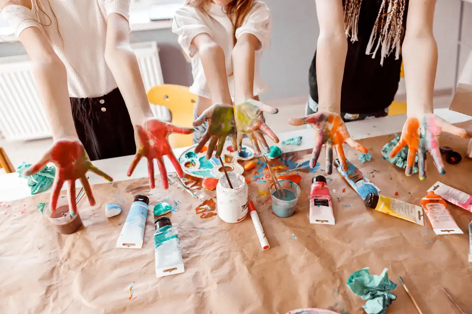 סדנאות קטנות לנוער ונשים – לא רק יצירה, גם חיבור