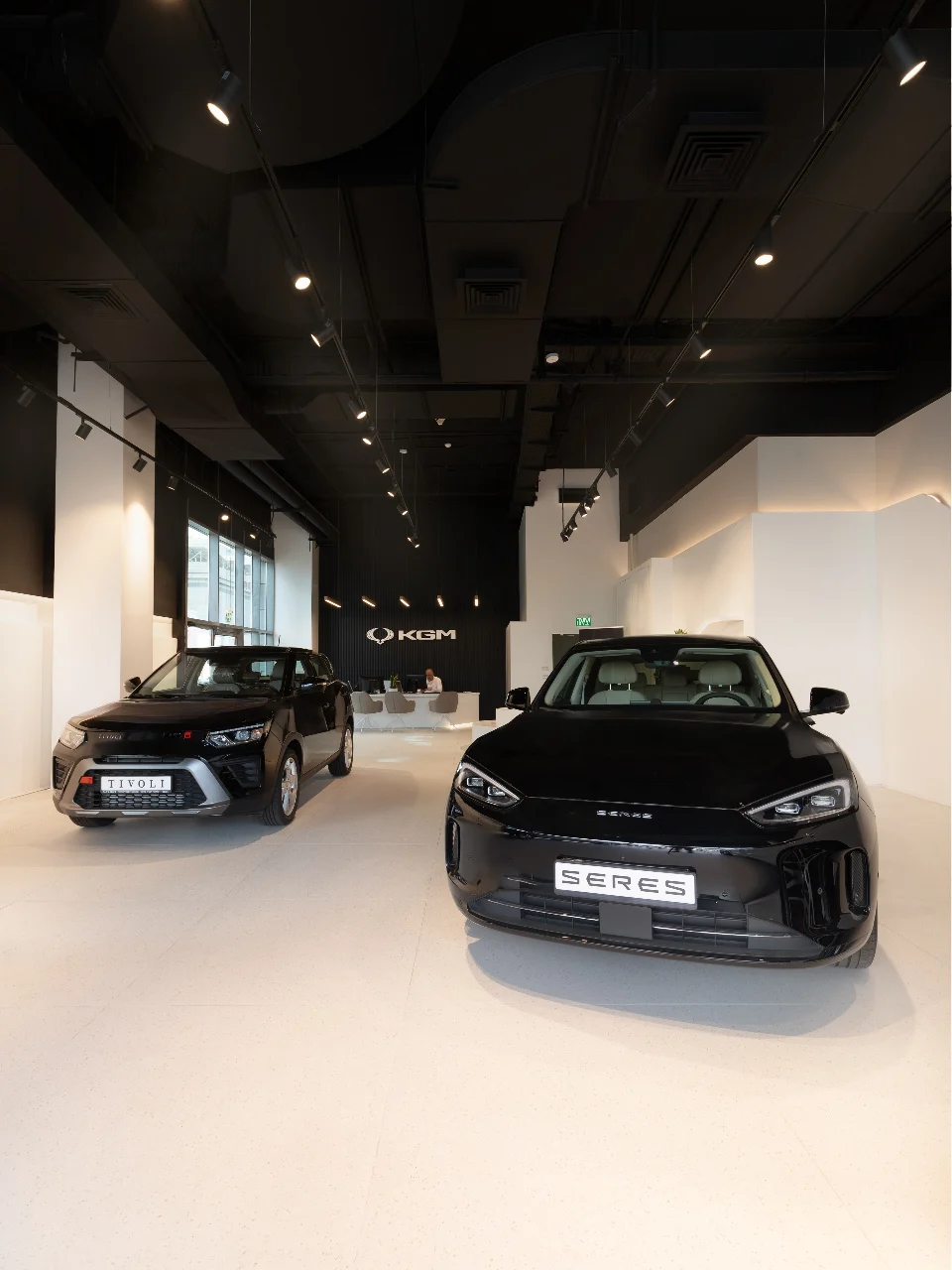 loom-lighting KGM car showroom in Petah Tikva